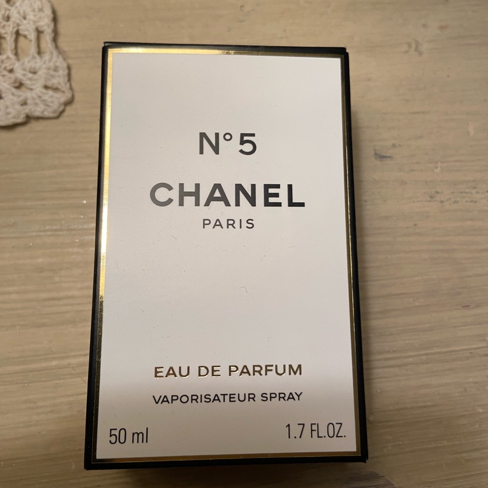 Chanel #5 Eau de Parfum spray